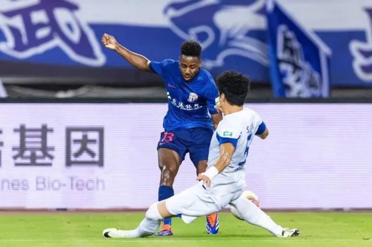 马纳法手术后缺阵，申花七场比赛面临严峻考验